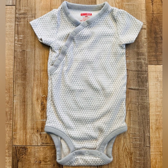 Skip Hop Other - Skip*Hop checkered onesie. Size 6 months